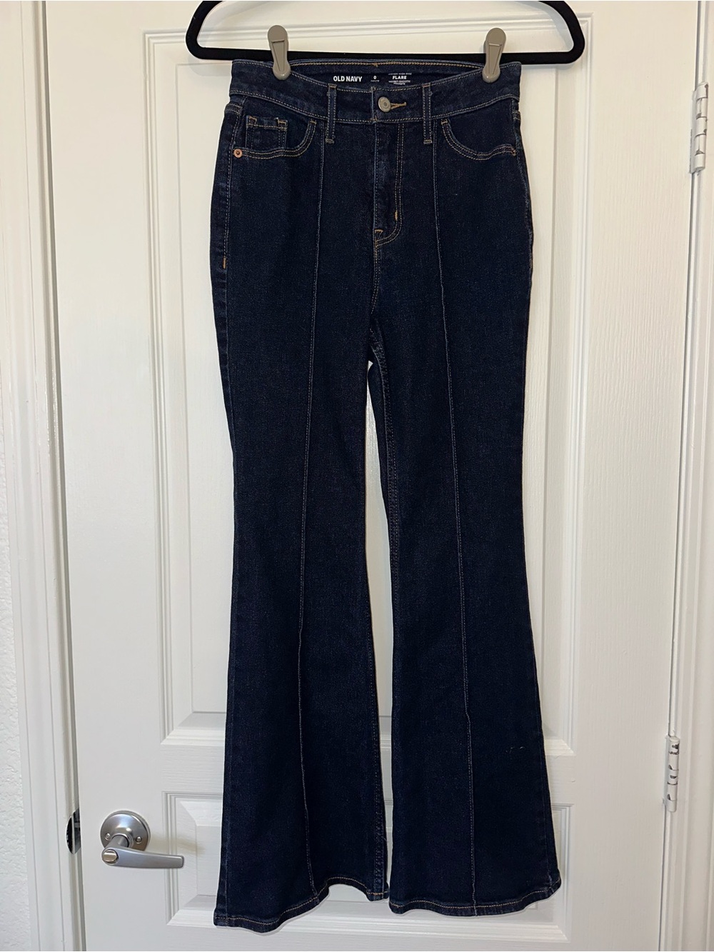 Old Navy High-Rise Flared Jeans with Center Seams Dark Rinse 0 petite